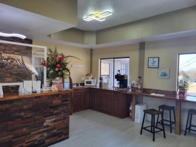 كوداك Smokies Inn - New Linens & Ultrafast Wifi - Friendliest Hospitality Guaranteed! المظهر الخارجي الصورة