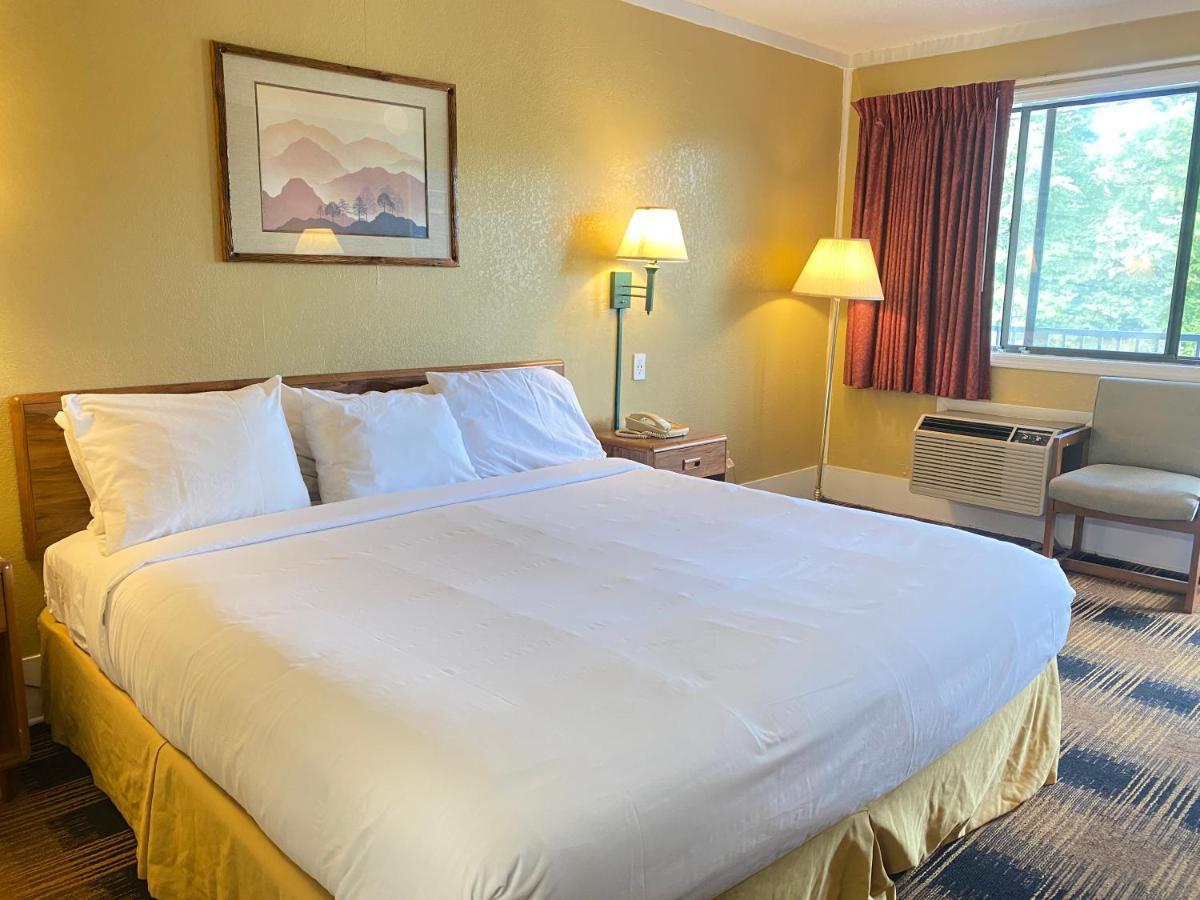 كوداك Smokies Inn - New Linens & Ultrafast Wifi - Friendliest Hospitality Guaranteed! المظهر الخارجي الصورة